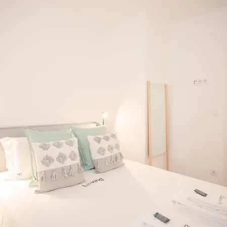 Apartment Liiiving In - Urban Art