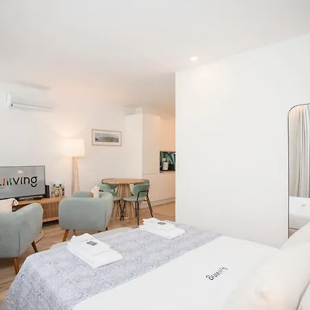 Liiiving In - Urban Art Apartment *