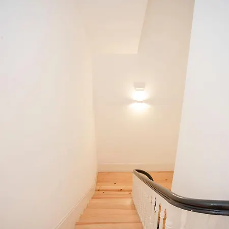 Liiiving In - Urban Art Apartment *